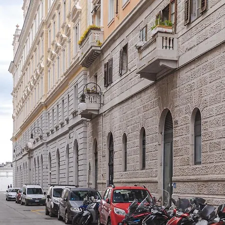 Free Parking Center Borgo Teresiano Loft Apartamento *
